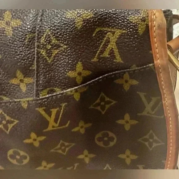 Louis Vuitton Monogram Menilmontant PM Shoulder Crossbody Bag - Picture 15 of 16